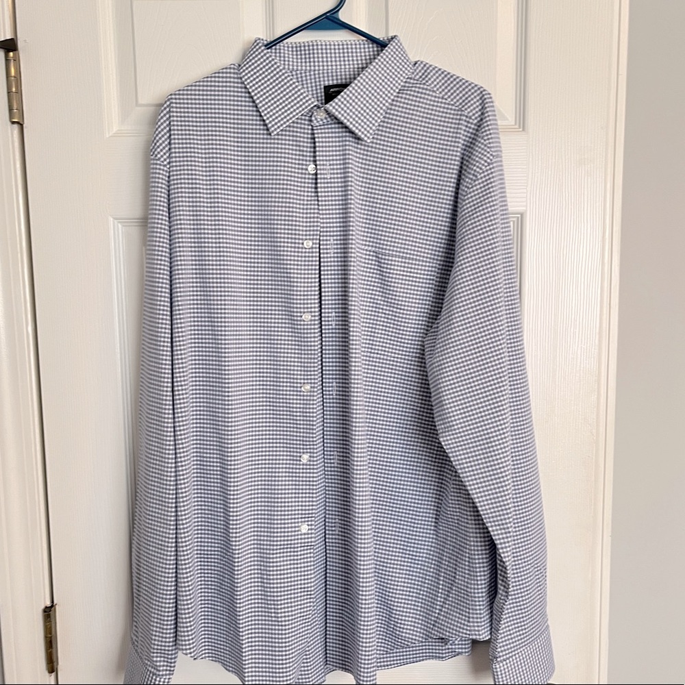 Arrow button down dress shirt. XL 17.5 36/37. White and blue. Fitted stretch.